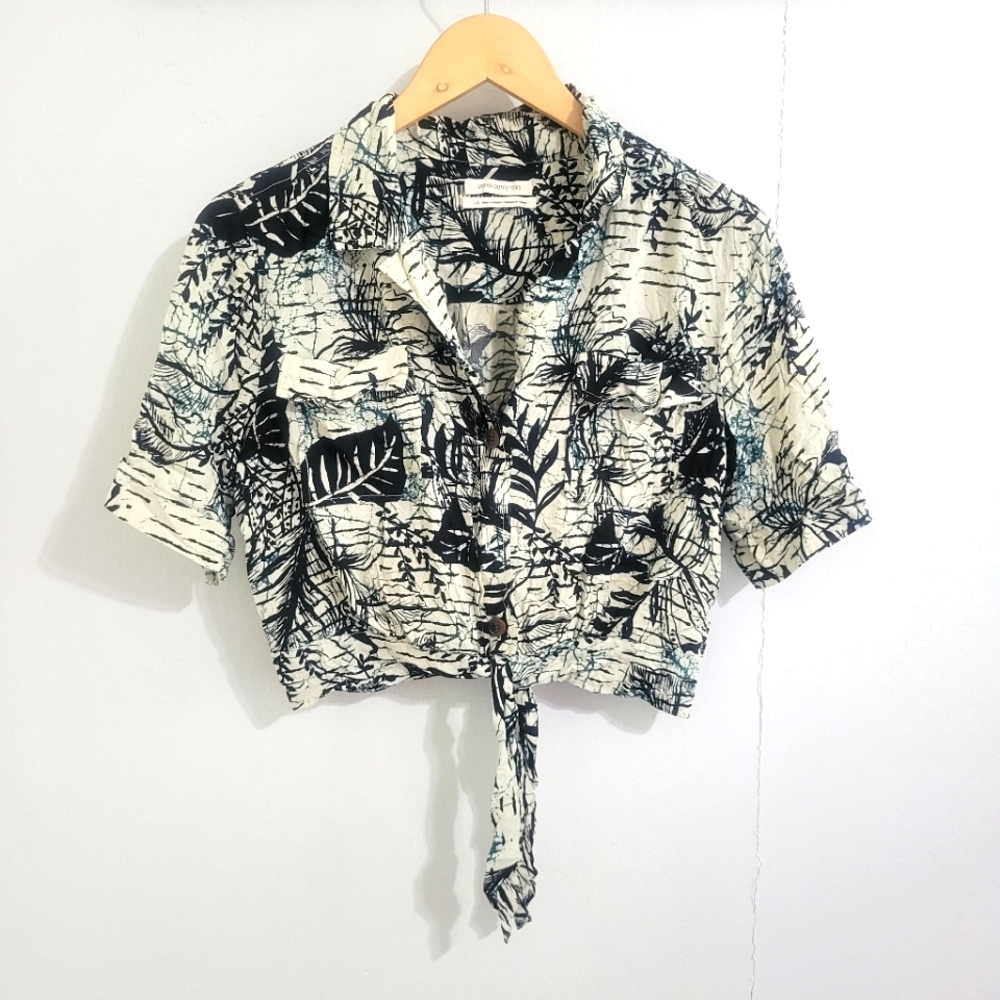 Urban Outfitters collared, tie front crop top